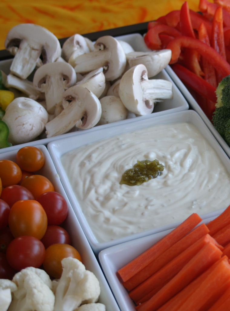 Recipe - Garlic scape sour cream - Recipes with fermented garlic scapes – Le Petit Mas organic garlic and garlic scape farm in Quebec (Canada)