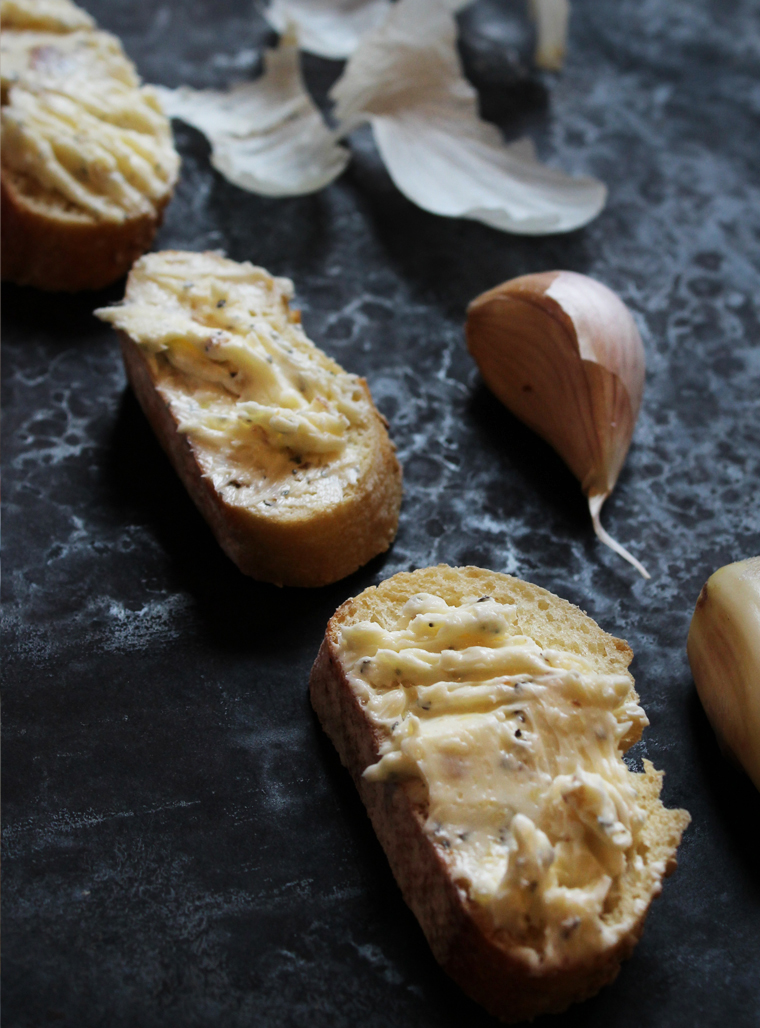 Recipe - Garlic butter - - Recipes with fermented garlic scapes – Le Petit Mas organic garlic and garlic scape farm in Quebec (Canada)