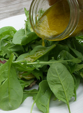 Recipe | Le Petit Mas garlic scape vinaigrette-	 Recipes with fermented garlic scapes, garlic scapes and organic garlic – Le Petit Mas organic garlic and garlic scape farm in Quebec (Canada) 