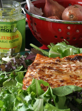 Recipe | Garlic scape marinade for fish and poultry - Recipes with fermented garlic scapes, garlic scapes and organic garlic – Le Petit Mas organic garlic and garlic scape farm in Quebec (Canada) 