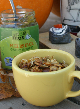Recipe | Roasted pumpkin seeds for garlic lovers -	 Recipes with fermented garlic scapes, garlic scapes and organic garlic – Le Petit Mas organic garlic and garlic scape farm in Quebec (Canada) 
