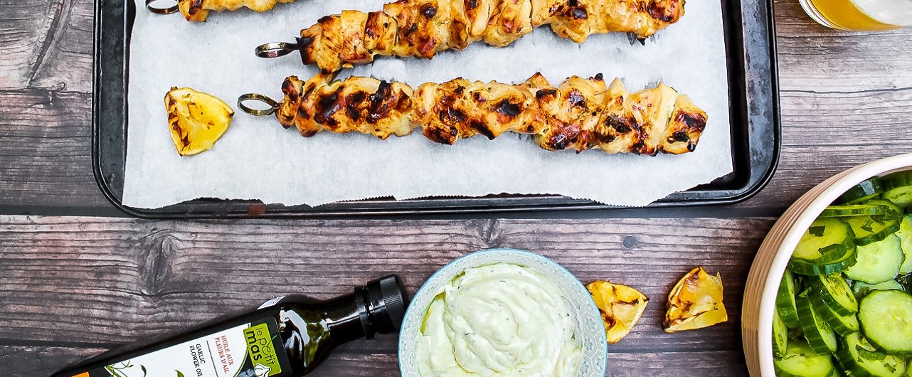 Le Petit Mas Huile aux fleurs d'ail brochette poulet