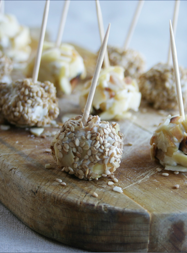 Recette - Sucette de fromage aux fleurs d'ail - Le Petit Mas