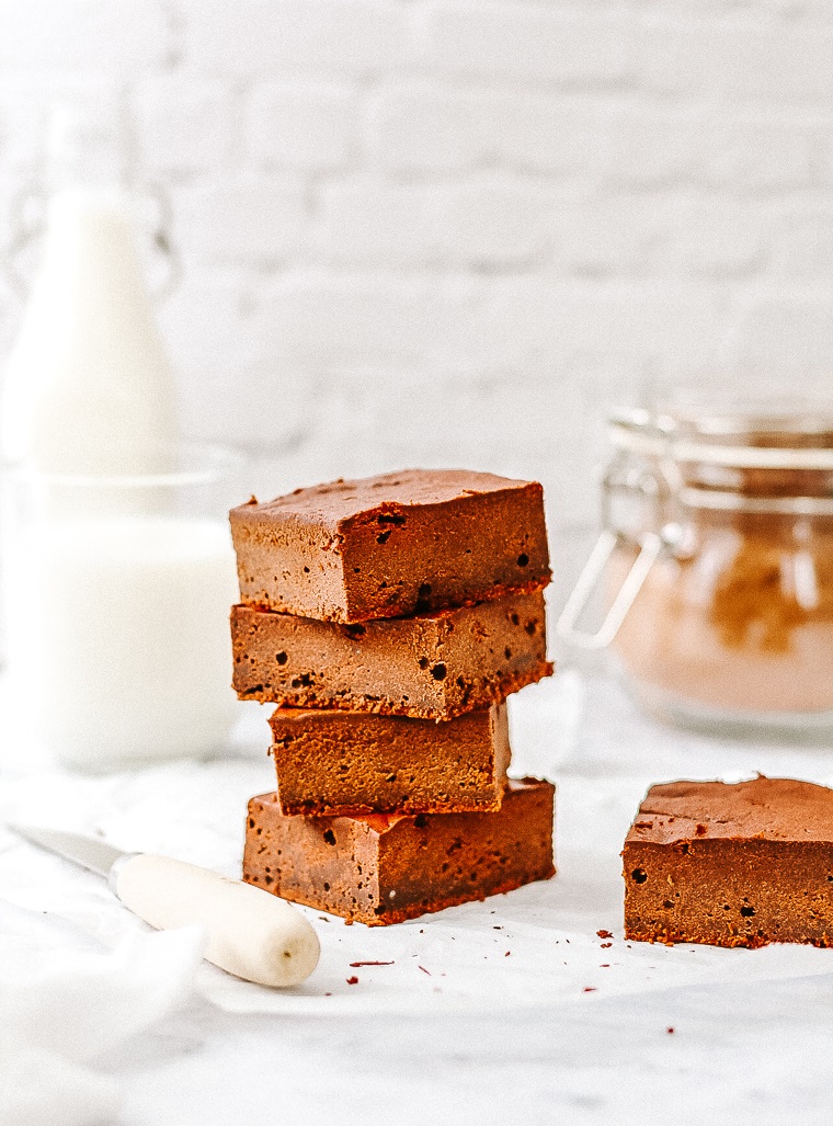 Recipe | Black garlic brownies - Recipes with organic black garlic – Le Petit Mas organic garlic and garlic scape farm in Quebec (Canada)